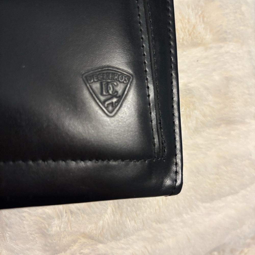 Elegant Black Leather Clutch with Gold Lock Y2K 2000 - Picture 2 of 14